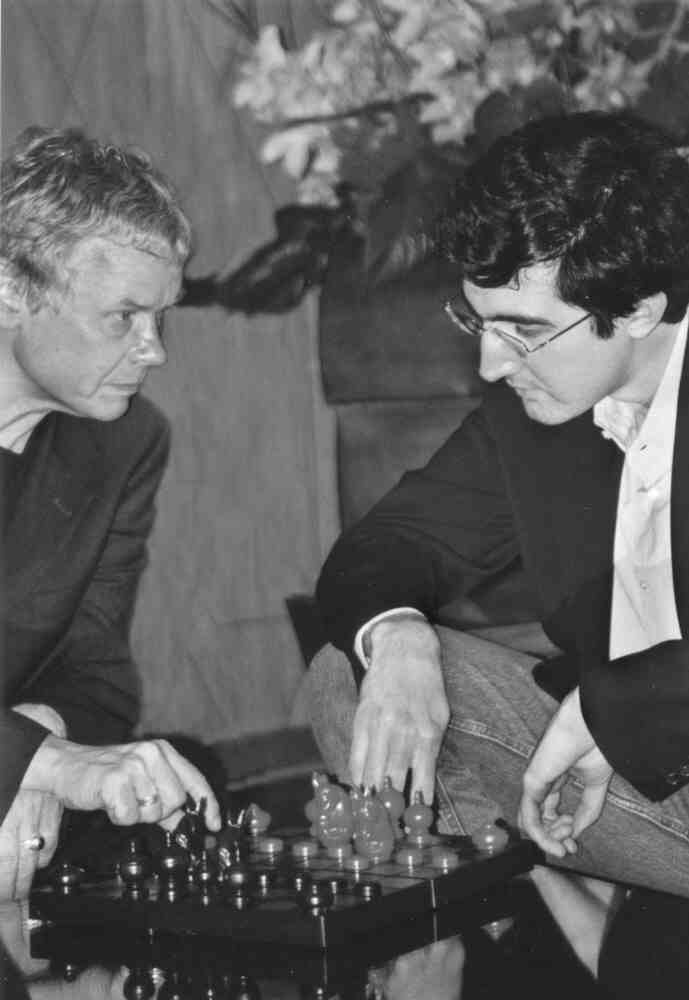 Kramnik playing against Gralla. Photo (c) by Christoph Harder